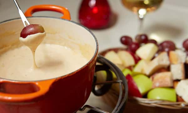 2025 Cheese fondue