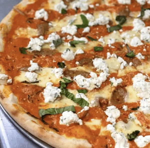Sausage Alla Vodka Pizza 18'
