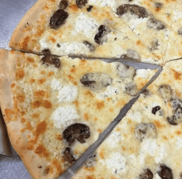 White Mushroom Pizza 18'