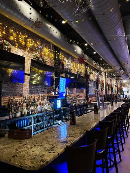 Giovani's Bar Grill Philadelphia Interior Restaurant Christmas Decor Pizza Cheesesteak