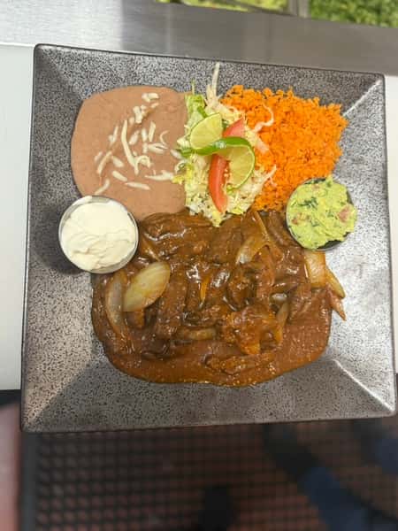 Carne Asada En Salsa Morita
