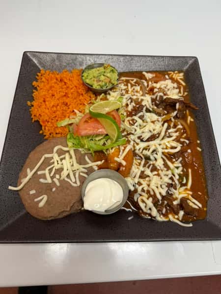Bistec Con Rajas Y Queso