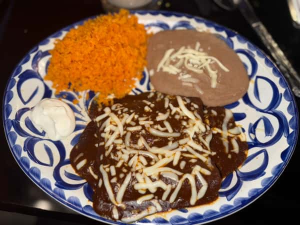 Enchiladas De Mole
