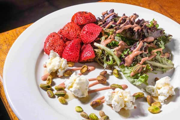 Balsamic Strawberry Salad