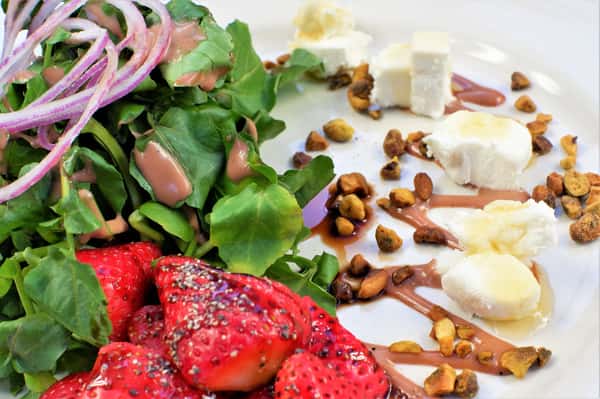 Balsamic Peppered Strawberries & Honeyed Goat Cheese