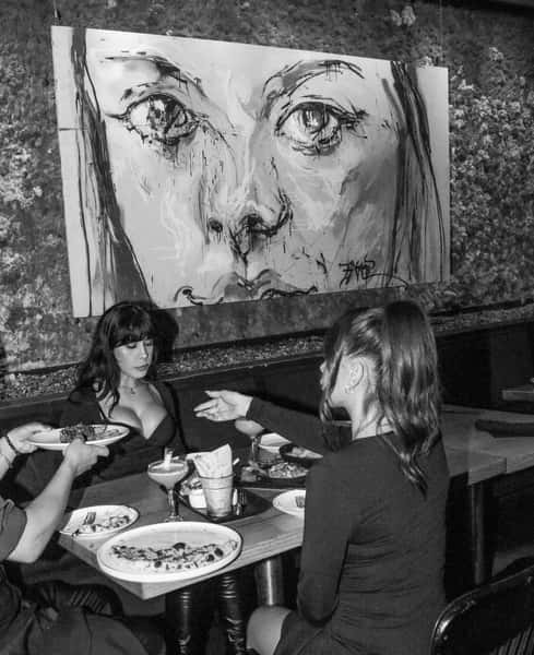 b&w dining