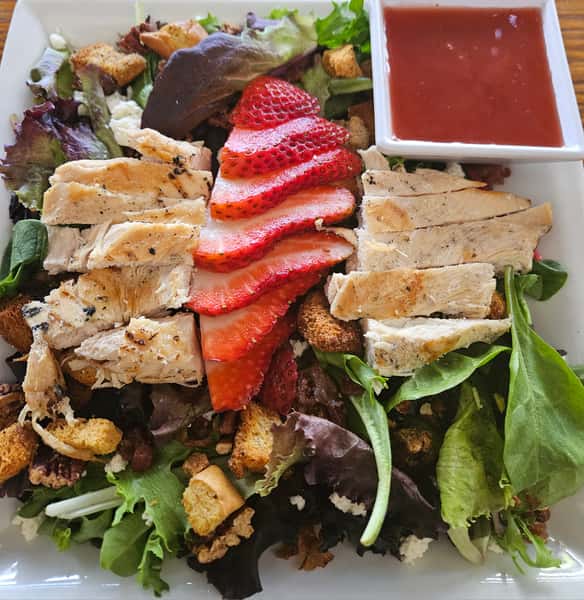 *Seasonal Salad (STRAWBERRY PECAN SUMMER SALAD)