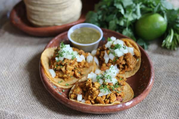 TACOS DE POLLO CHIPOTLE