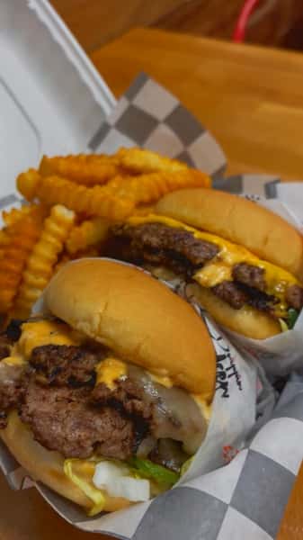 The Wagyu SmashBurger w Fries