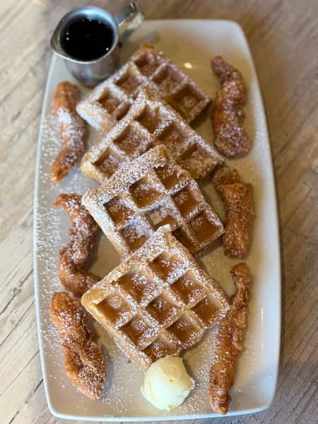 CHICKEN & WAFFLES