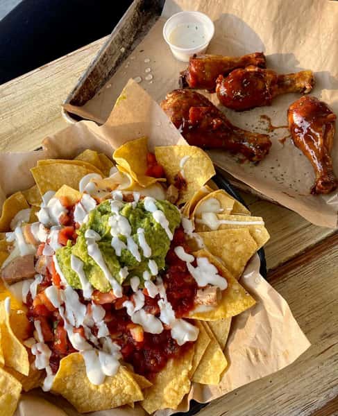 nachos and wings 