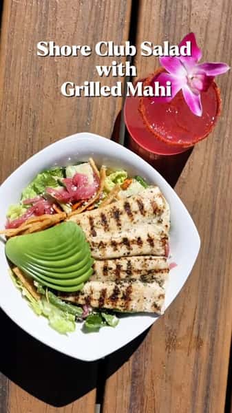 prickly pear margarita + shore club salad with grilled mahi = the perfect pairing 🌺
