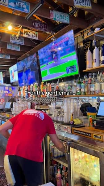 Beer, slushies, cocktails...whatever you drink, we've got you covered at PB Shore Club. What's your go to? Let us know in the comments below! 👇🏼