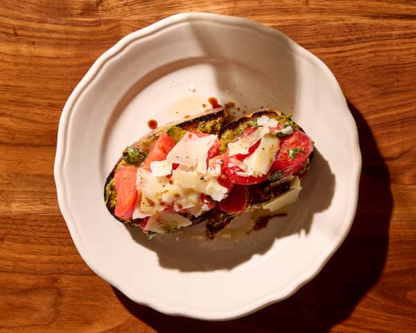 Heirloom Tomato Crostini