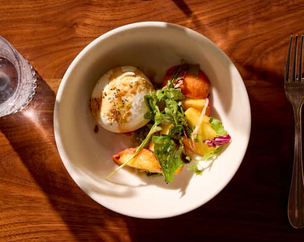 Peaches & Burrata