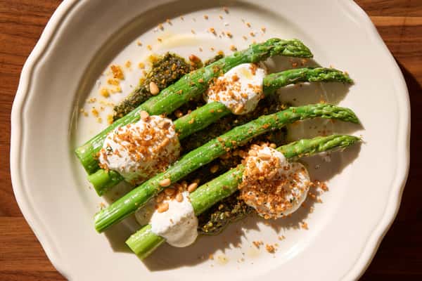 Burrata & Asparagus