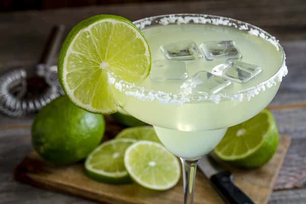 Classic Margarita on the rocks with limes