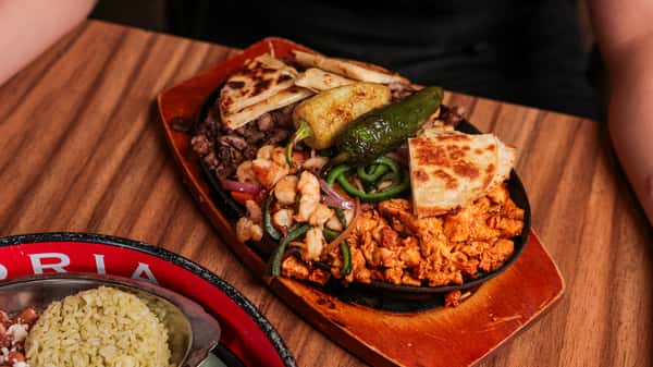 Sonora Querida Parrillada