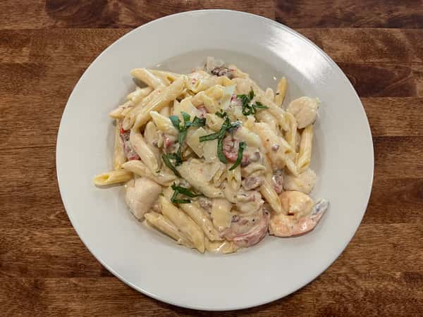 Smoked Gouda Seafood Pasta