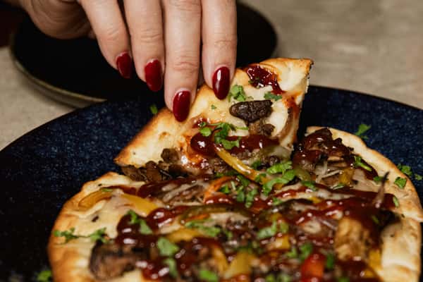 Jerk Mushroom Naan Flatbread
