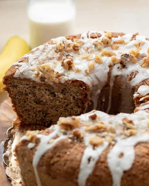 banana walnut pound cake