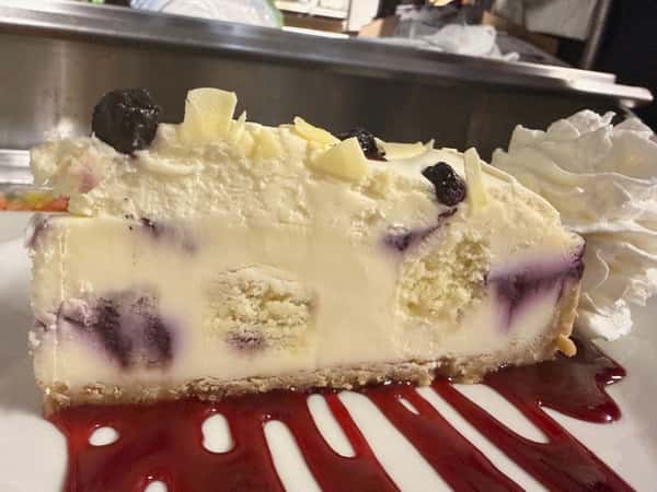 Blueberry crumble cheese cake