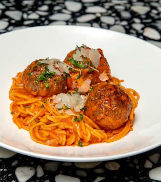 Spaghetti Pomodoro Con Meatballs