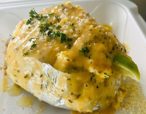 Catch the food truck at Western Hills Mall in Fairfield, AL 2-6pm‼️‼️‼️ Get your fire roasted cobs and bakers for dinner 🌽🌽🌽🌽🌽🌽 #awwshucksbhm #vegetarian #plantbased #bestcorn #streetcorn