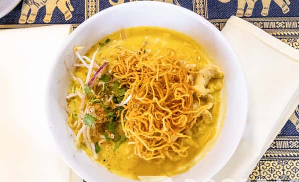Crispy Noodle Curry
