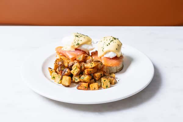 SMOKED SALMON BENEDICT