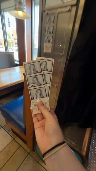 Come take photos in our new Photobooth! Available 24/7 at Hollywood Grill in Wicker Park Chicago!
#photobooth #chicagophotobooths #hollywoodgrill #wickerpark