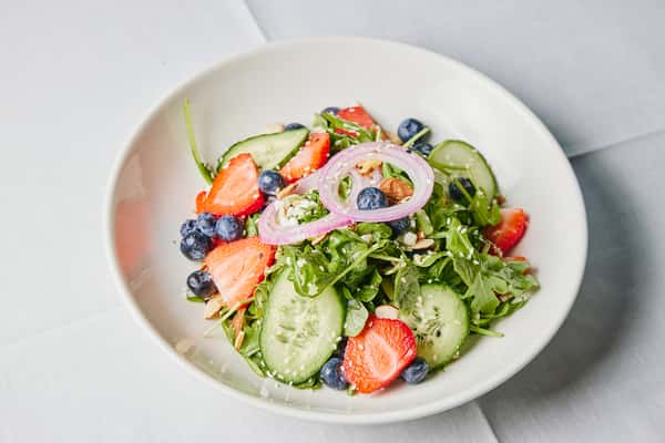 Arugula & Berries Salad