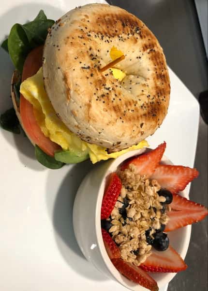 Combo Everything Bagel Sandwich + Granola Cup