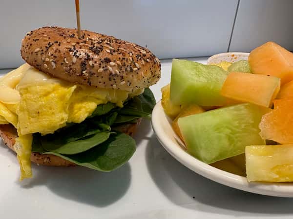 Combo Everything Bagel Sandwich + Cup of Fruit