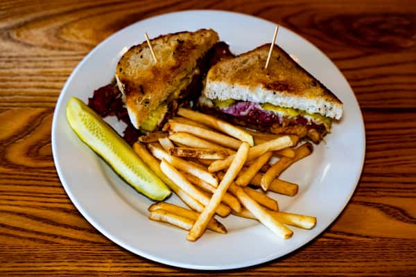 Chicago's Reuben on Everything Bread