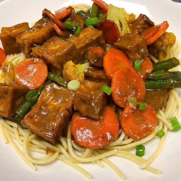 Rasta Curry Pasta w/ Tofu