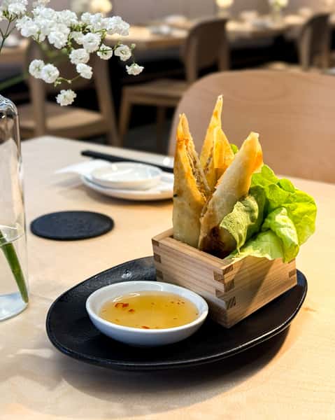 CRISPY PORK SPRING ROLL
