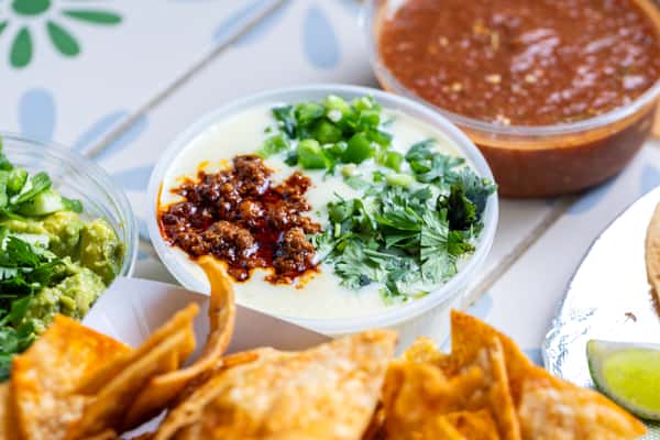 Queso & Chips