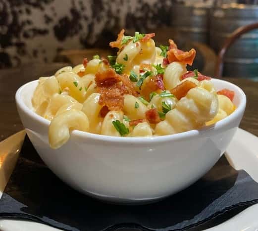 Smoked Cheddar Mac & Cheese with Crispy Bacon Bits