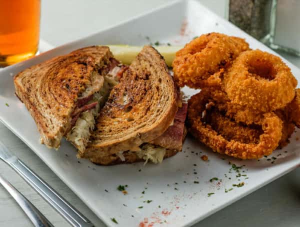 Lucky Menu
Burgers & Sandwiches