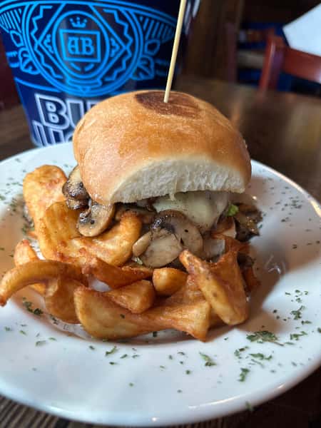 Lucky Menu
Burgers & Sandwiches