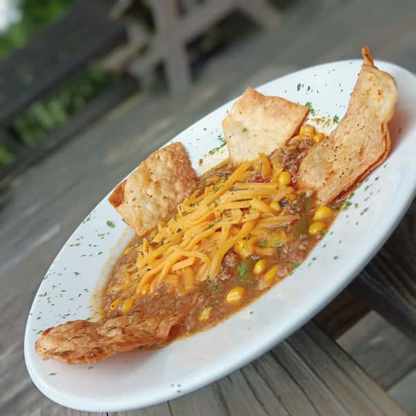 Lucky Menu 
Soups & Salads
*Soups change weekly