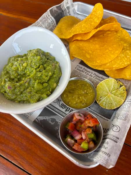 Guac & Chips - Traditional