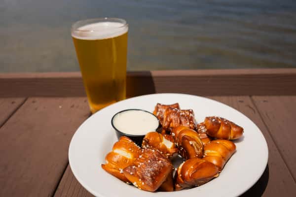 beer & pretzels