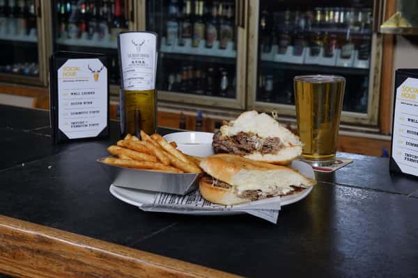 Gallery The Beer Hunter Sports Bar in La Quinta, CA