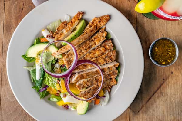 Grilled Chicken Parrilla Salad
