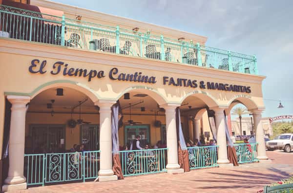Vintage El Tiempo Location Entrance