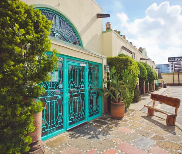 Exterior of El Tiempo
