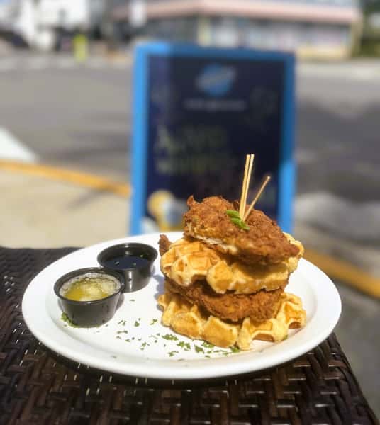 FRIED CHICKEN & WAFFLES