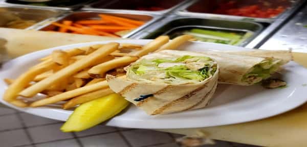 CHICKEN CEASAR WRAP